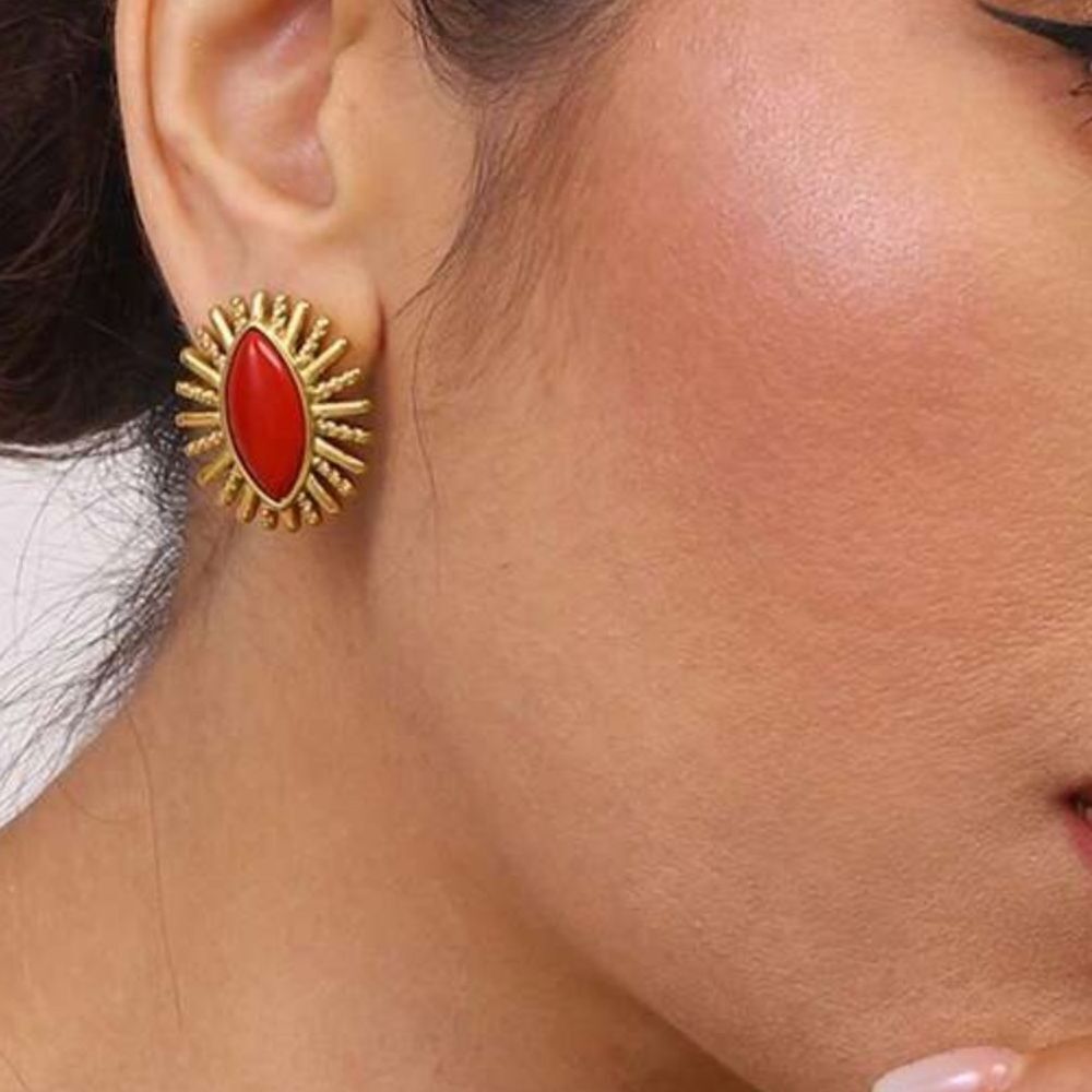 Red stone earrings Q210